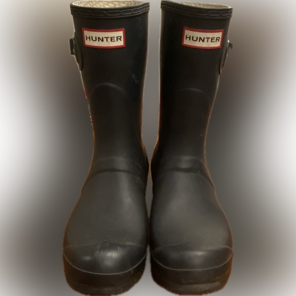 HUNTER women navy rain boots mid rise w buckle 38